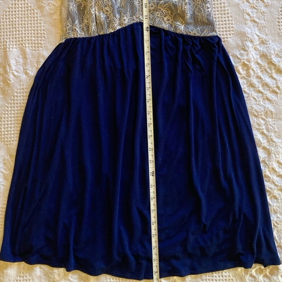 Anthropologie Lace-Embellished Chemise V-neck Navy Blue Rayon Slip by Bordeaux - Picture 4 of 9